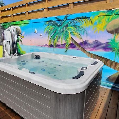 "Chez Claudia "Charmant Logement Avec Jacuzzi Privatif En Toute Intimite Sur Belle Terrasse Exterieure En Bois Et Piscine Courcelles Ngoại thất bức ảnh