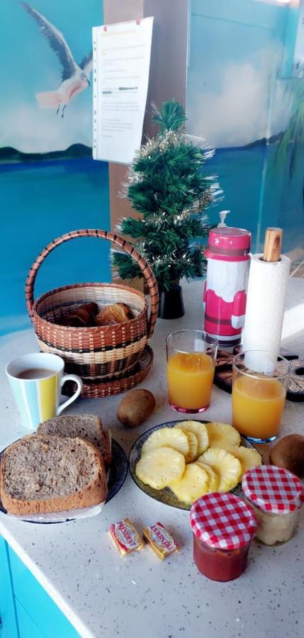 "Chez Claudia "Charmant Logement Avec Jacuzzi Privatif En Toute Intimite Sur Belle Terrasse Exterieure En Bois Et Piscine Courcelles Ngoại thất bức ảnh