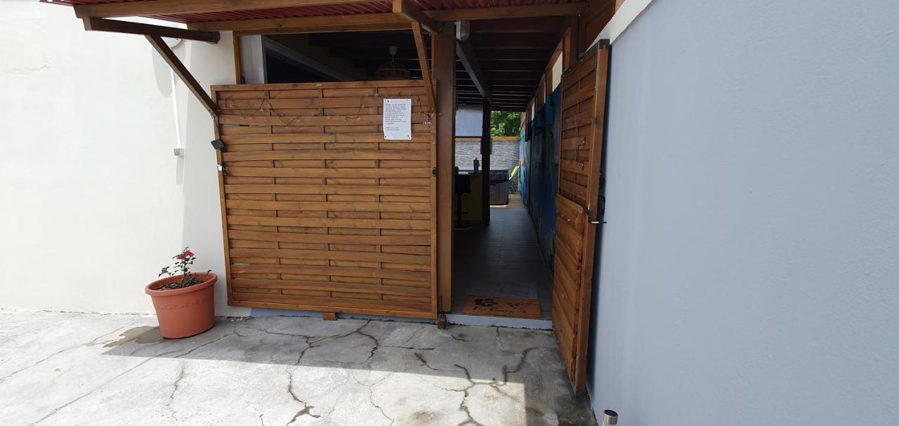 "Chez Claudia "Charmant Logement Avec Jacuzzi Privatif En Toute Intimite Sur Belle Terrasse Exterieure En Bois Et Piscine Courcelles Ngoại thất bức ảnh