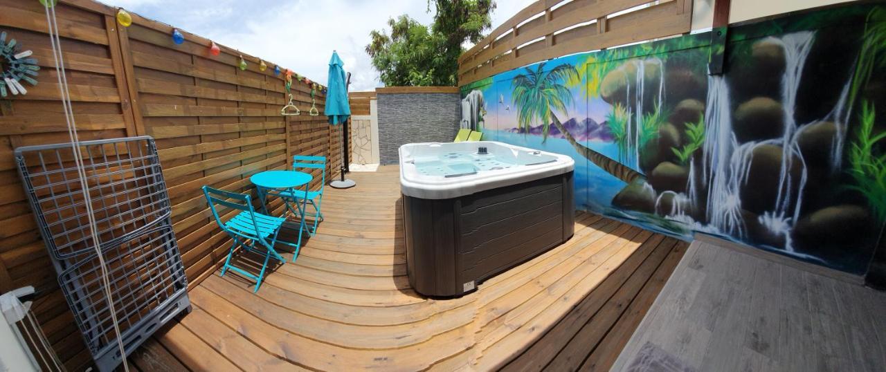 "Chez Claudia "Charmant Logement Avec Jacuzzi Privatif En Toute Intimite Sur Belle Terrasse Exterieure En Bois Et Piscine Courcelles Ngoại thất bức ảnh